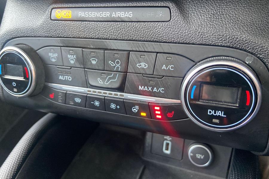 Ford FOCUS Photo autoimg-c975cf10f9b27825109d249eb51650ca4512b937.jpg