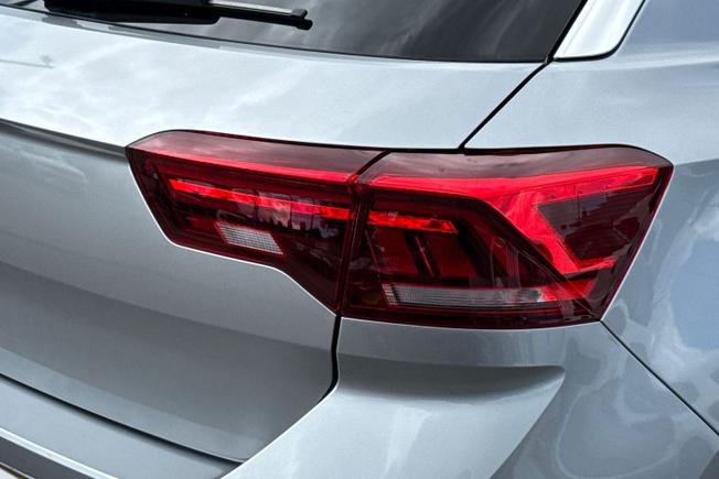 VOLKSWAGEN T-Roc Photo 18