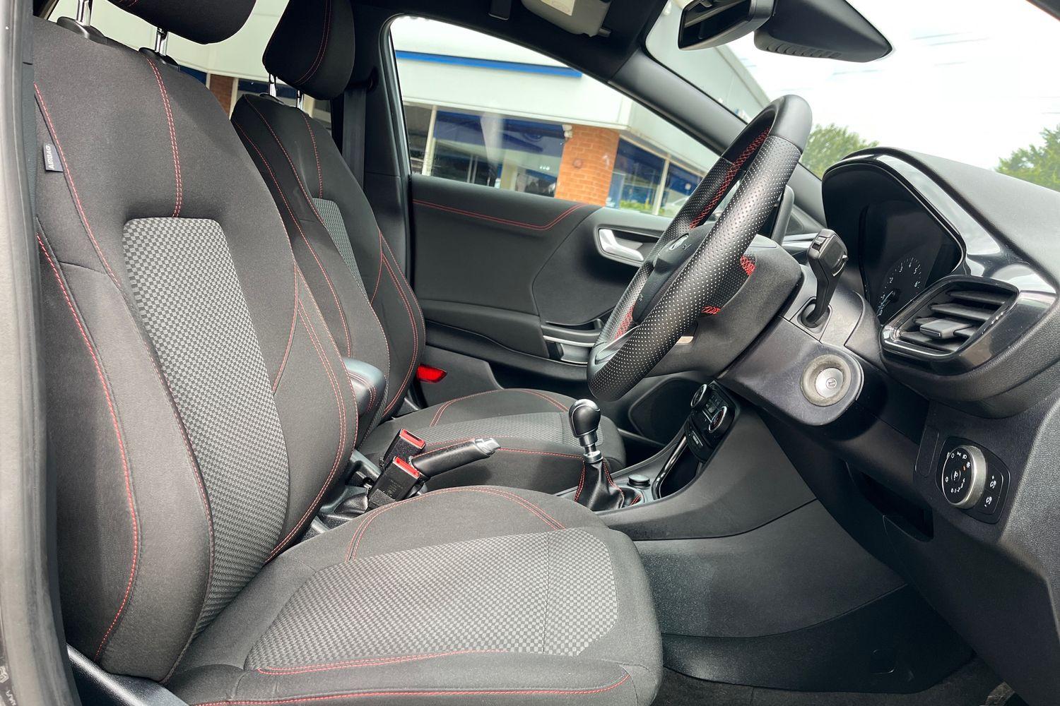 Ford PUMA Photo 16