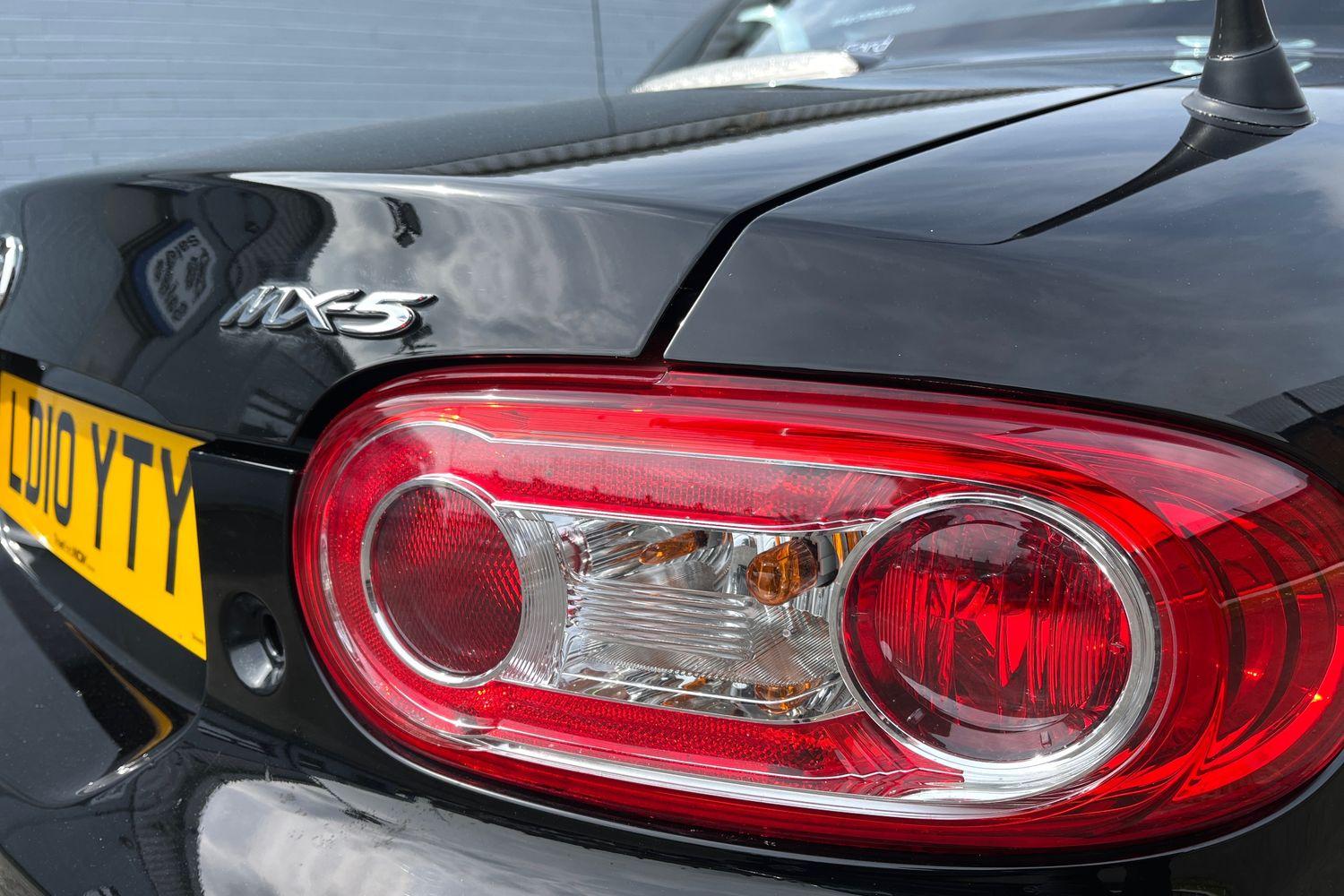 Mazda Mx-5 Roadster Coupe 2.0i Sport Tech 2dr Photo 33
