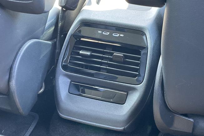 VOLKSWAGEN ID.4 Photo 43