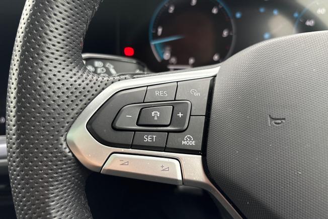 VOLKSWAGEN Touareg Photo 16