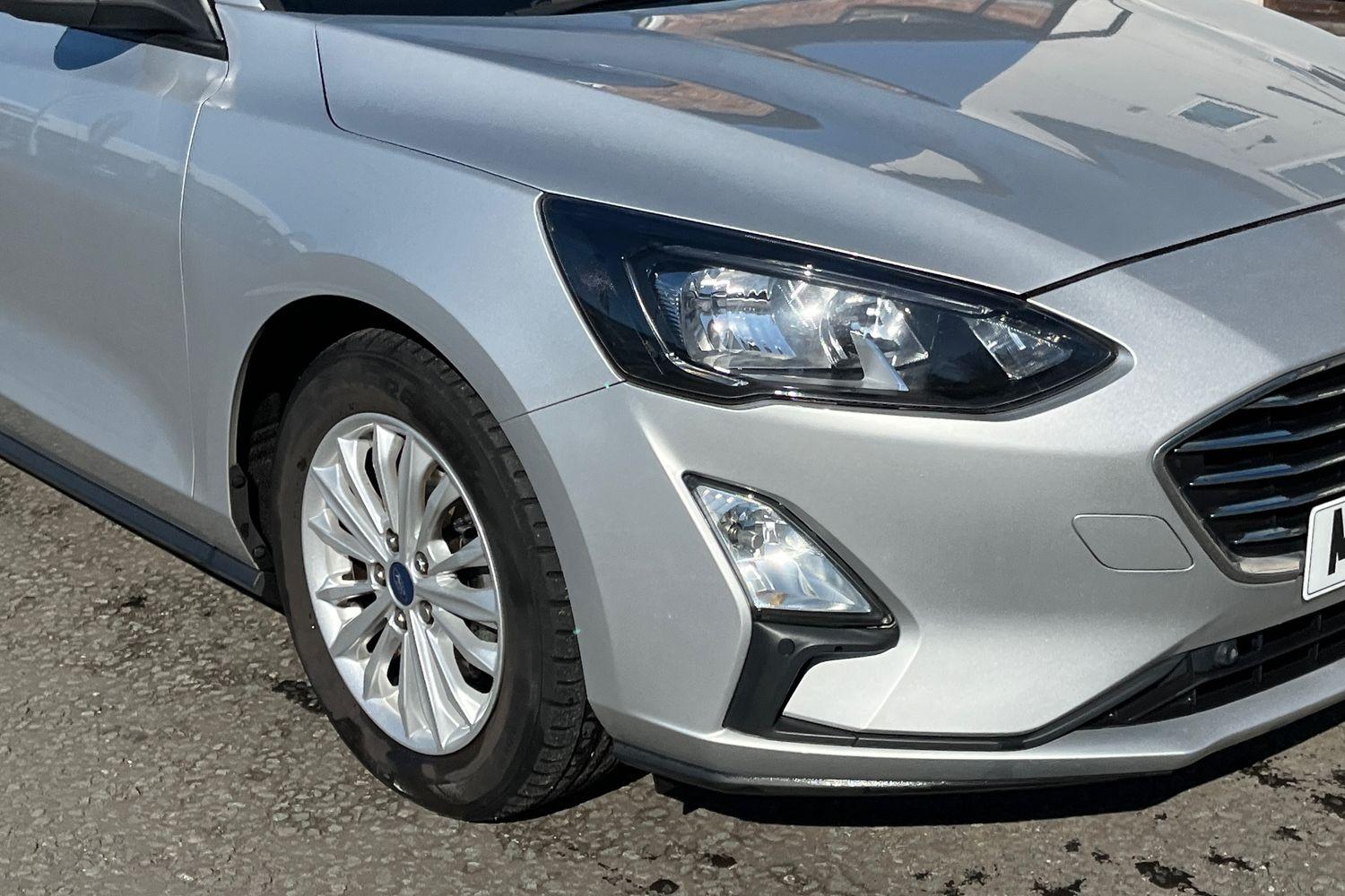 Ford FOCUS Photo 26