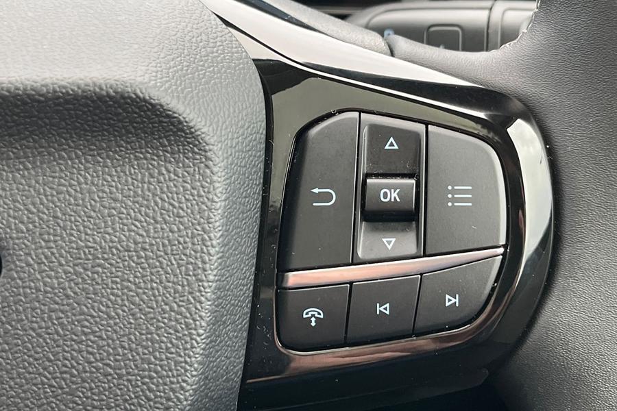 Ford PUMA Photo autoimg-c98b89cc9caa514e2855a53449cc2f2c100286a5.jpg