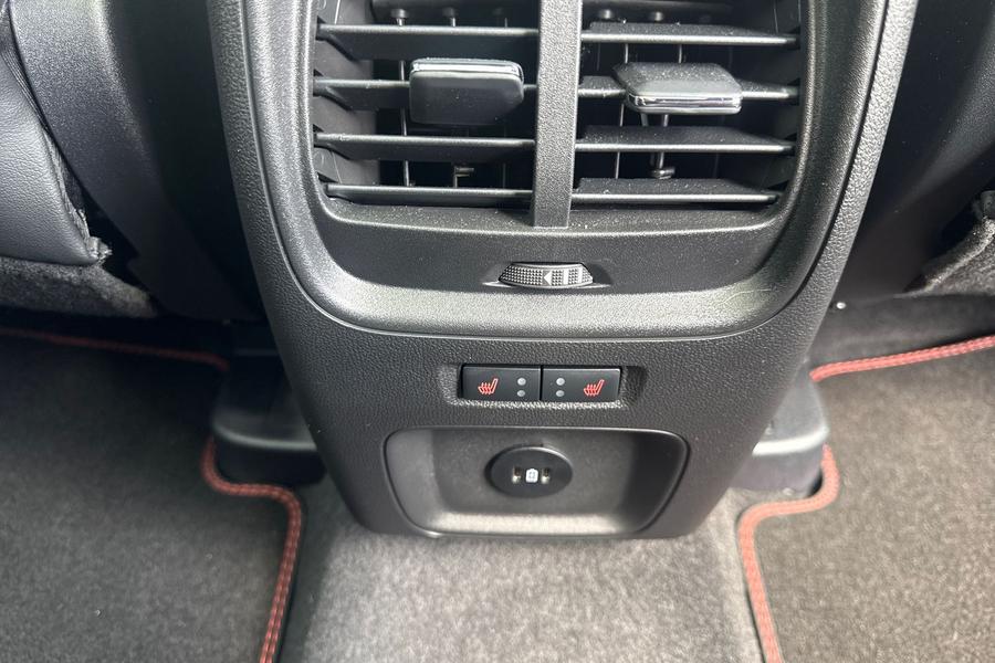 Ford KUGA Photo autoimg-c98e4d94f115d3a2bfbe4510c2e55290080e809d.jpg