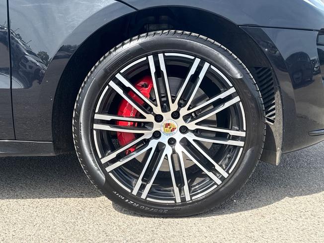 PORSCHE Macan Photo 30