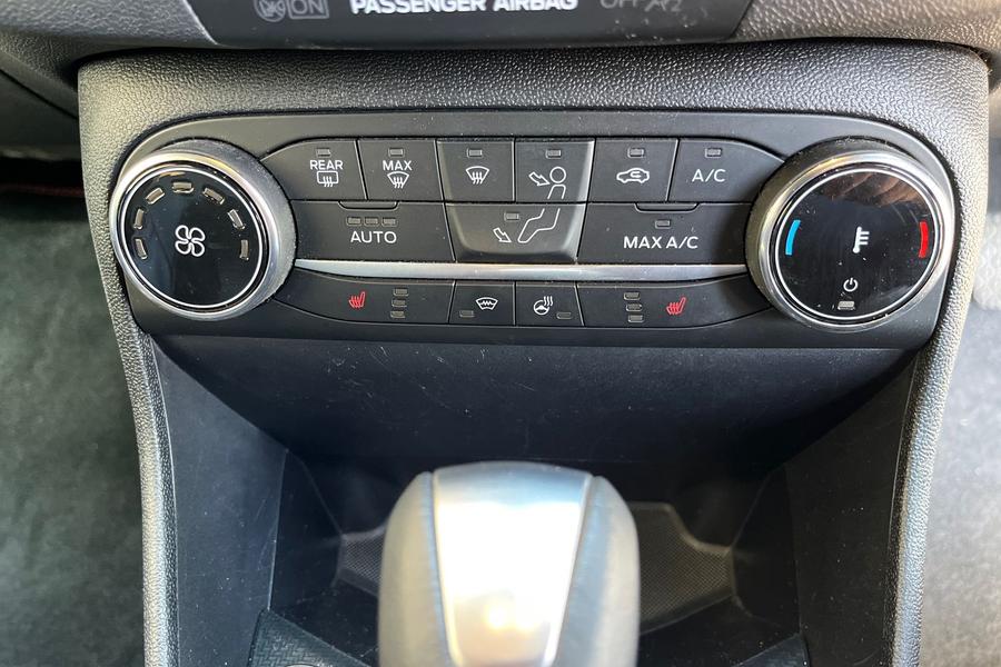 Ford FIESTA Photo autoimg-c98ffbb770651674ee75613b592d0f122fac051f.jpg