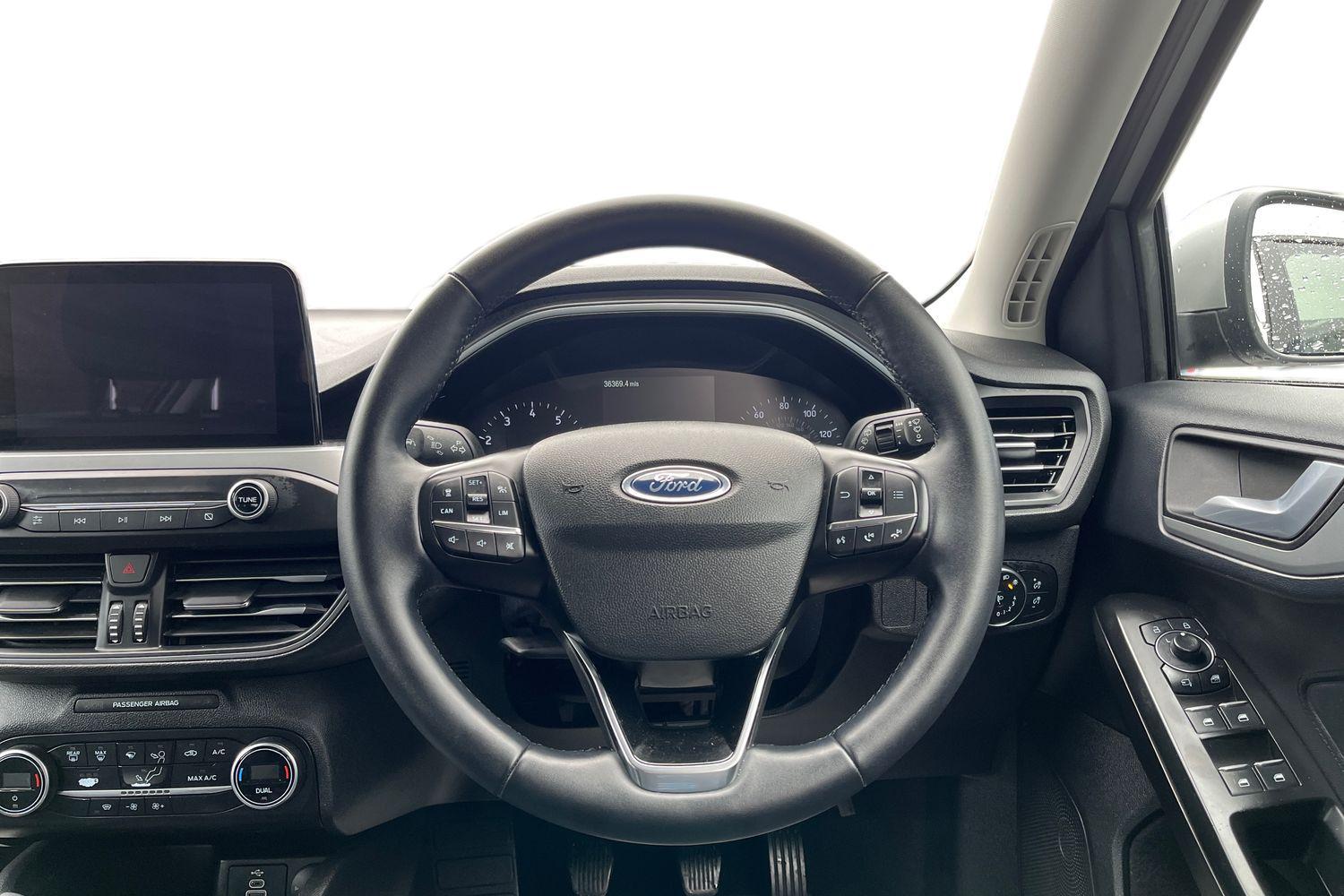Ford FOCUS Photo 10