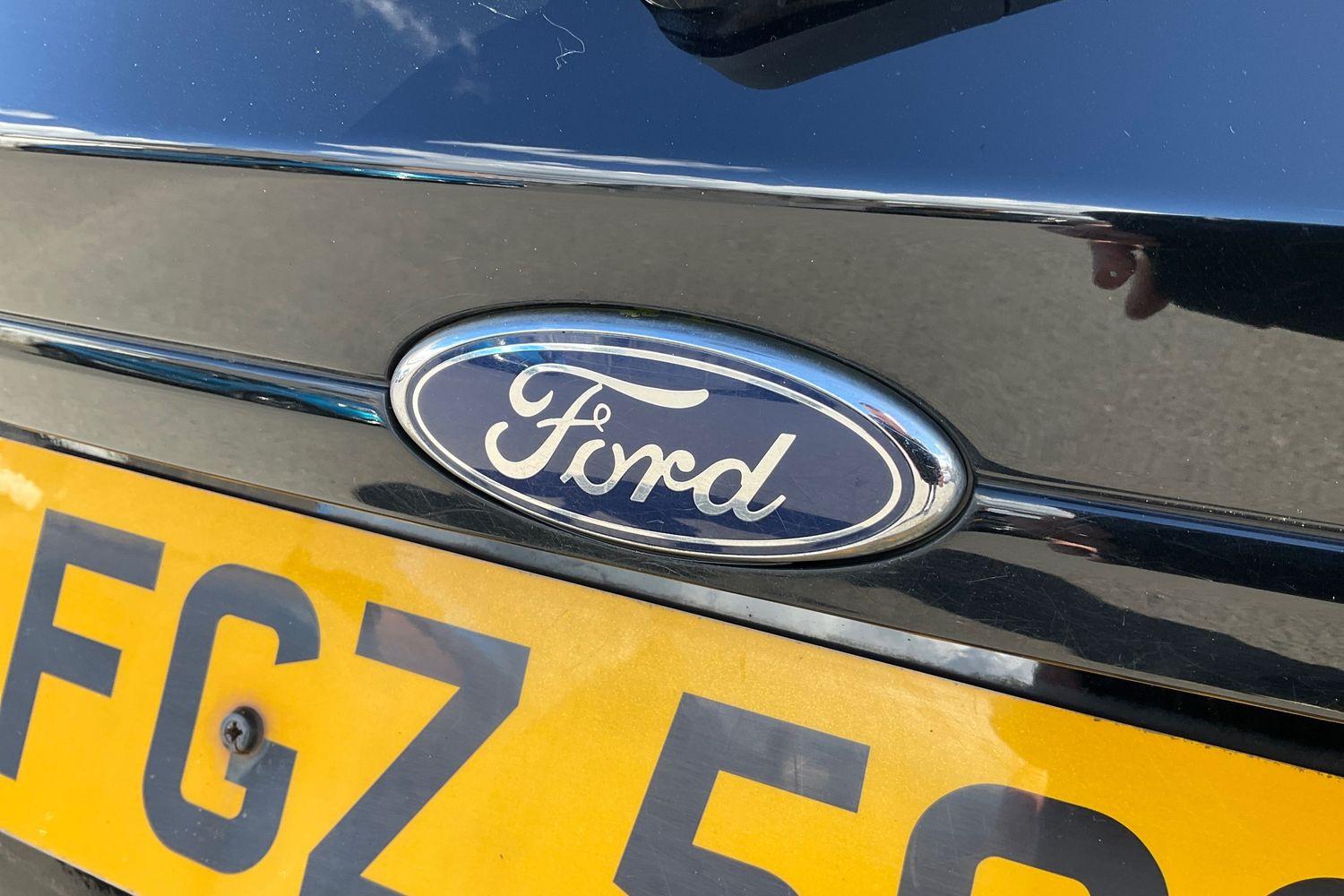 Ford FIESTA Photo 39