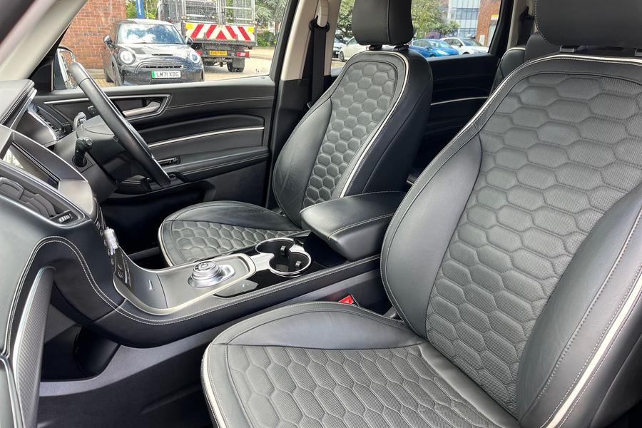 Ford S-Max Photo autoimg-c99daef41bb20d4f4c0f4361cb6bd70247d7a6a4.jpg