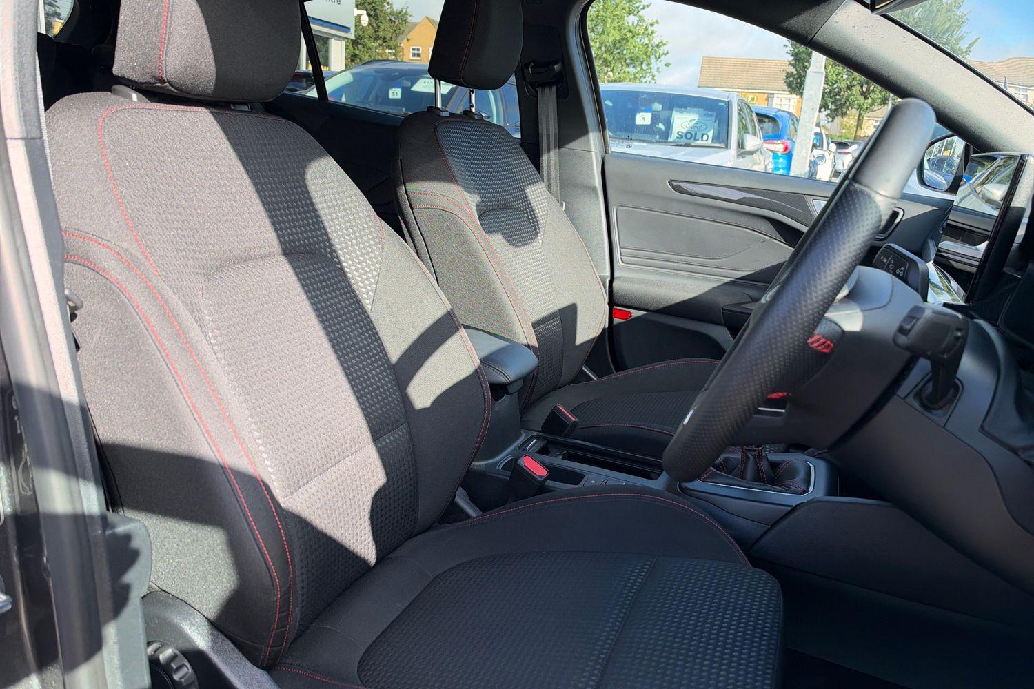 Ford FOCUS Photo 16