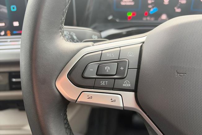 VOLKSWAGEN Multivan Photo 16