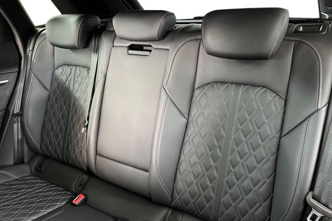 Audi Q8 E-Tron Photo 9