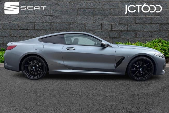 BMW 8 Series Photo 4