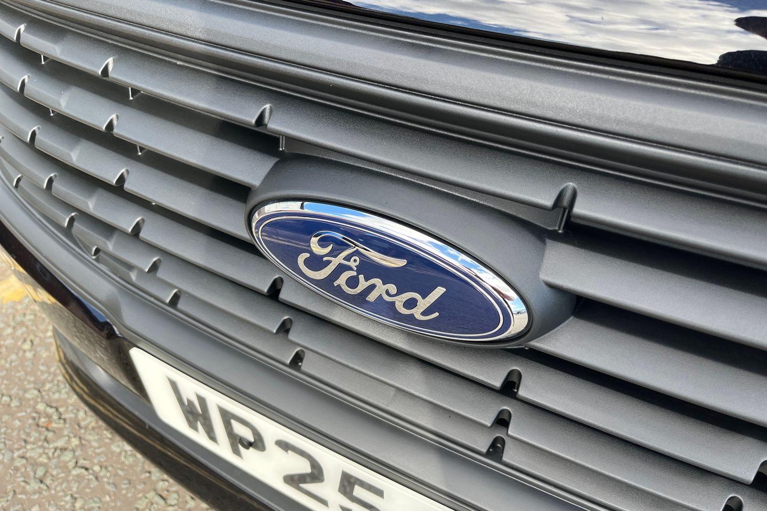 Ford TRANSIT CONNECT Photo 26