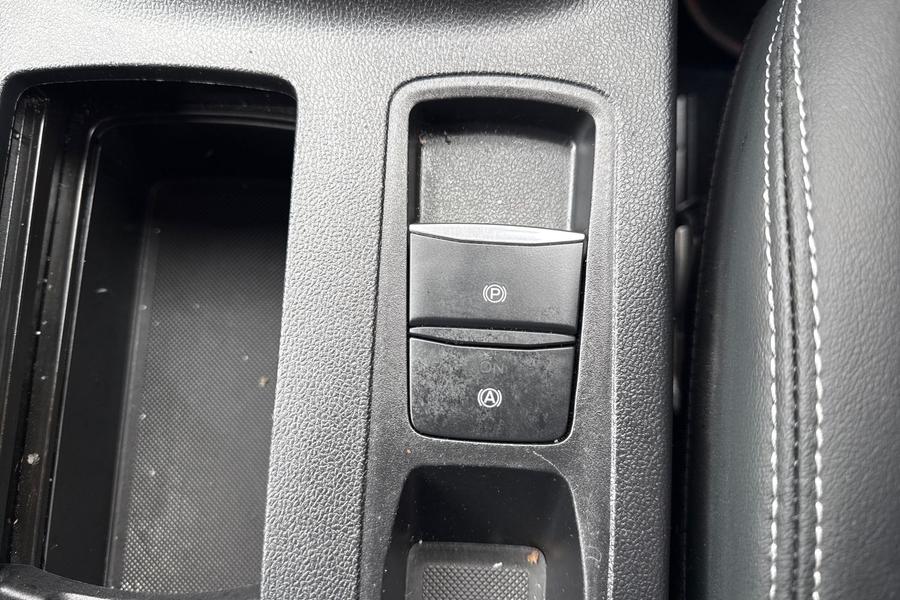 Ford FOCUS Photo autoimg-c9b83bec4806fa0c510792672bfbda9638e2d6e1.jpg