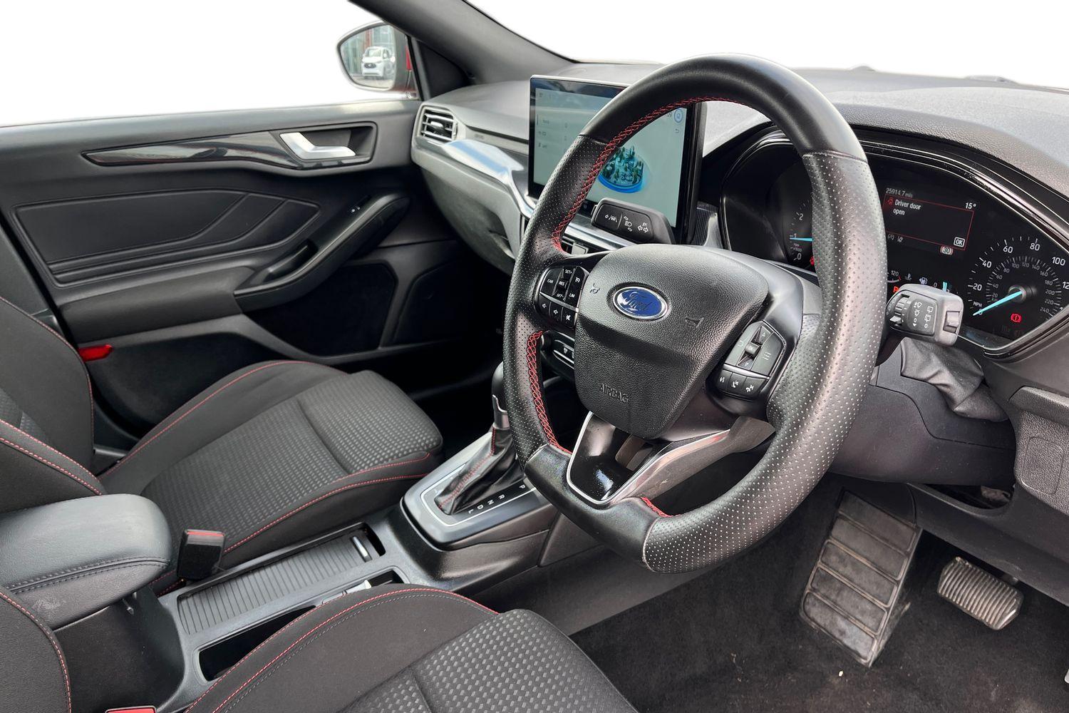 Ford FOCUS Photo 8