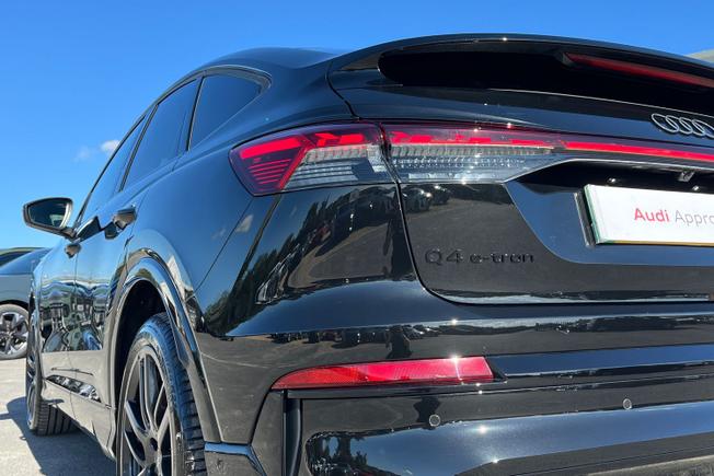 Audi Q4 e-tron Photo 26