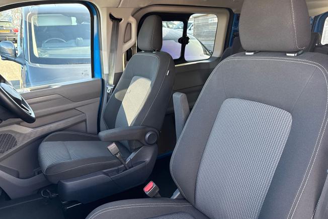 VOLKSWAGEN Transporter Photo 22
