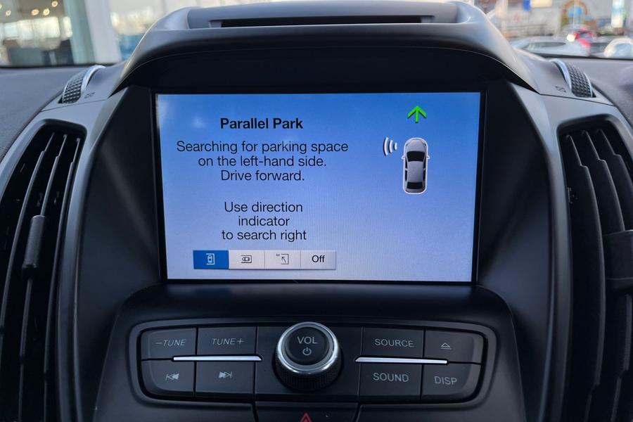 Ford KUGA Photo autoimg-c9bdf23a140027857c4da9e0ef6df1b71d2faace.jpg