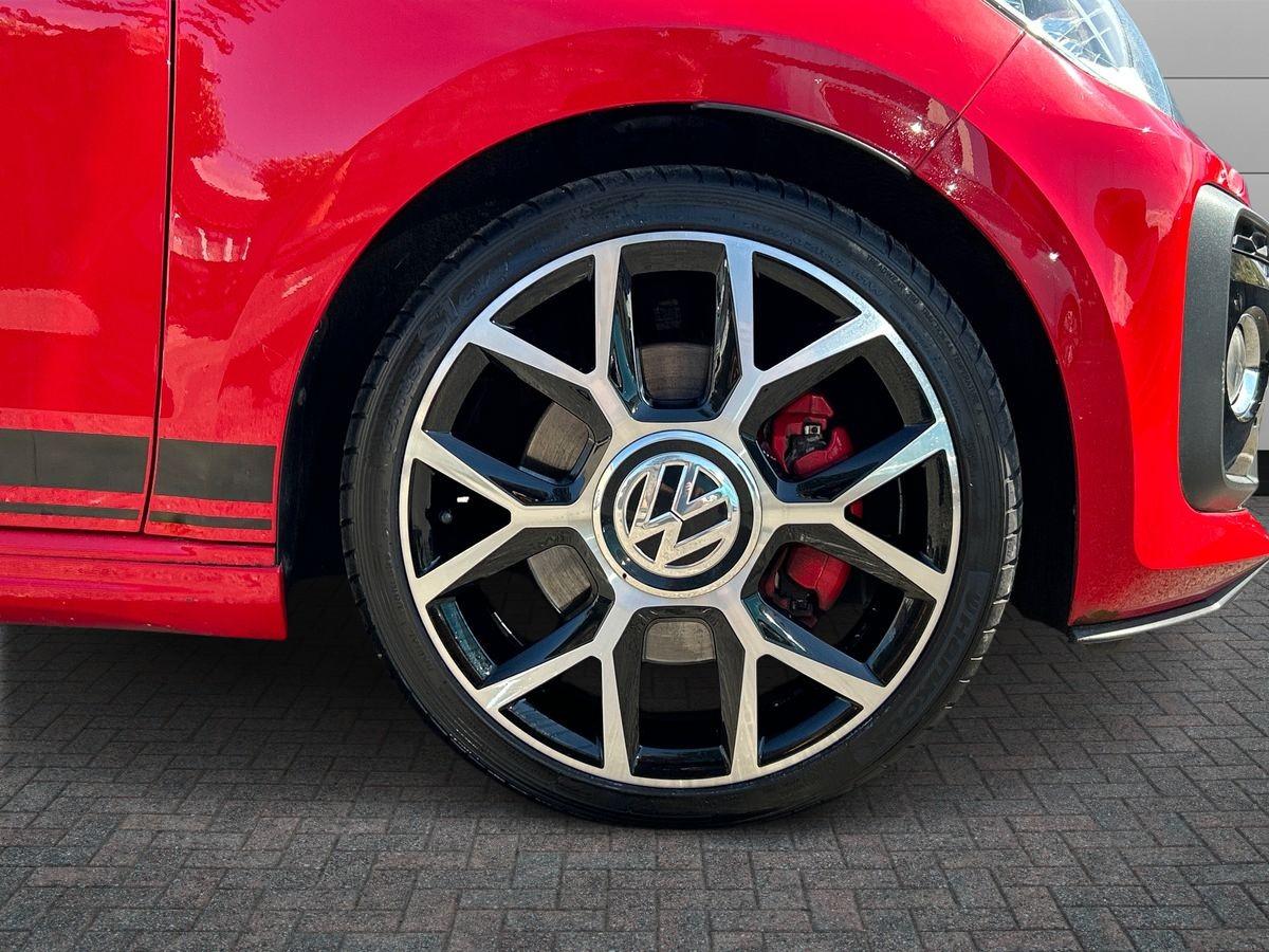 Volkswagen up! Photo autoimg-c9bf0d09643097d28c1d40992c2a1f71cb74c06e.jpg