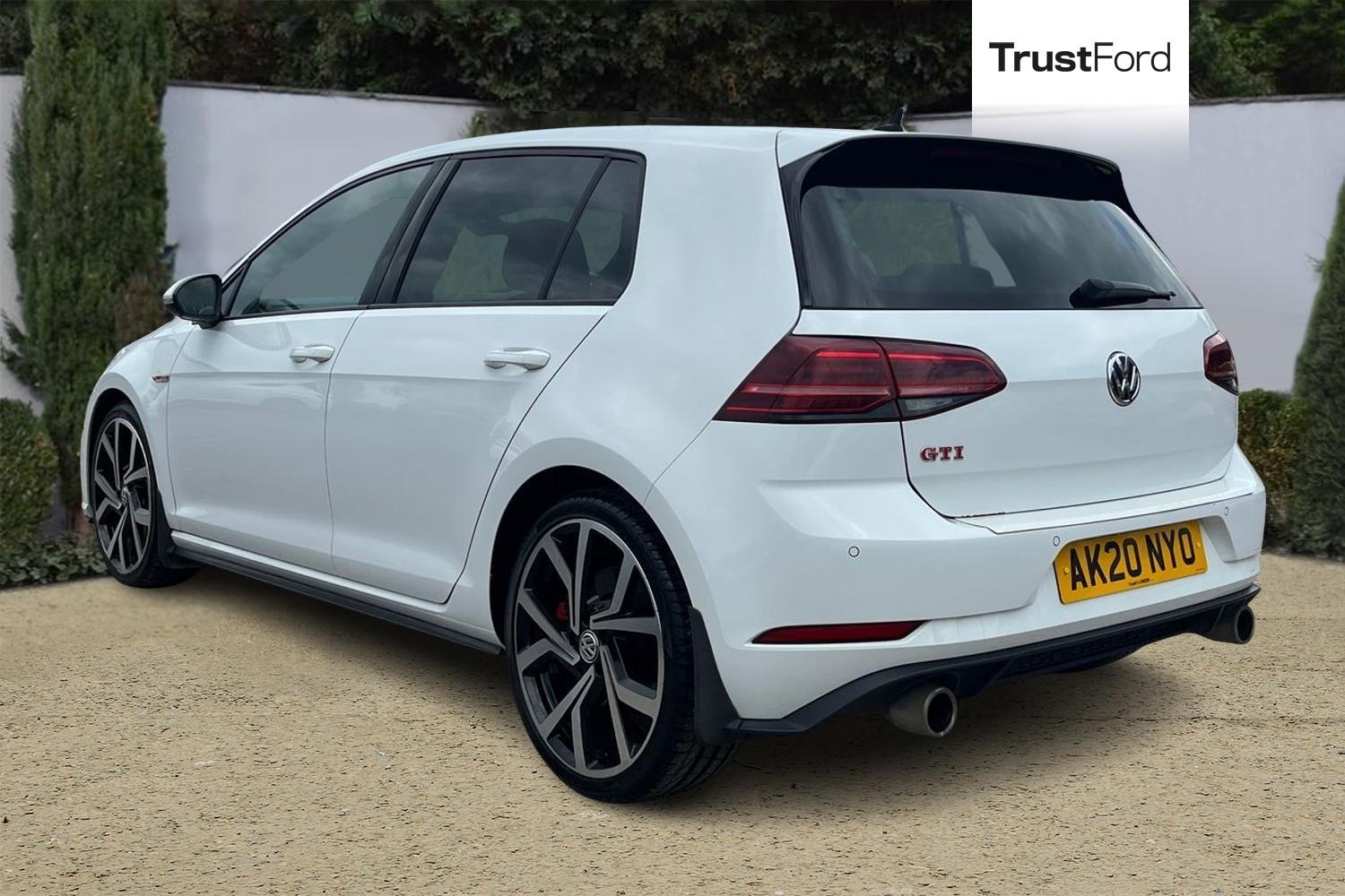 Volkswagen GOLF Photo 1