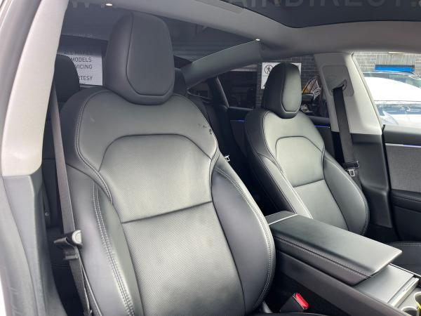 TESLA Model 3 Photo autoimg-c9c83cfa434255655819f41fe62d0c8ff702bbca.jpg