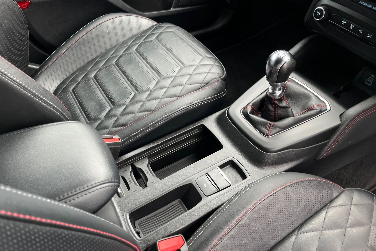 Ford FOCUS Photo 36
