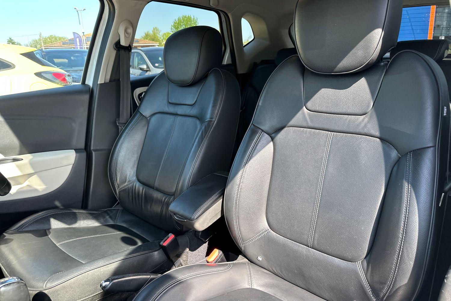 Renault CAPTUR Photo 18