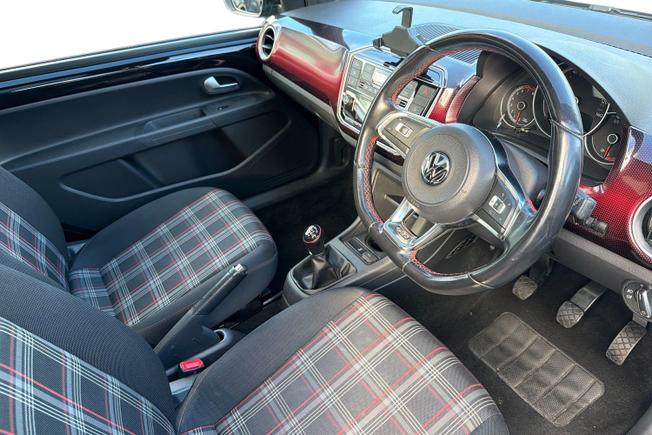 VOLKSWAGEN UP Photo 6
