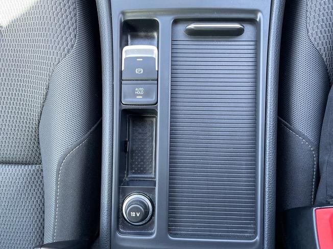 VOLKSWAGEN Golf Photo 28