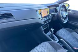 VOLKSWAGEN Taigo Photo 2