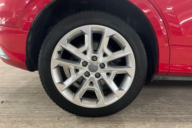 AUDI Sq2 Photo 5
