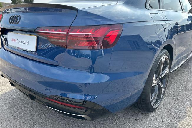 AUDI A4 Photo 32