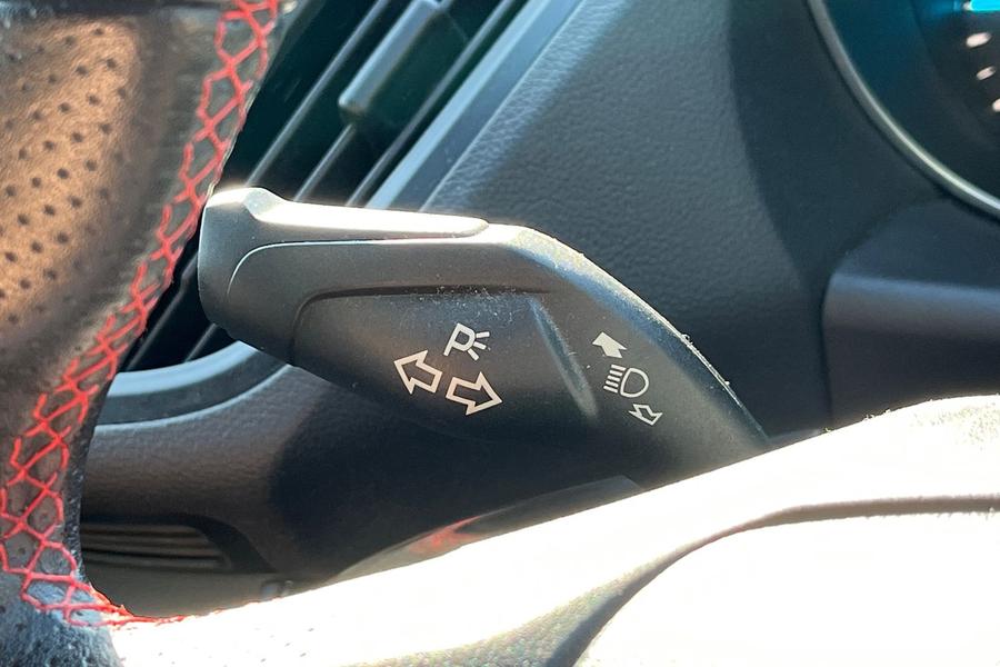 Ford Kuga Photo autoimg-c9d8c350db992b79b5f9bb4b7a70e135c6147459.jpg