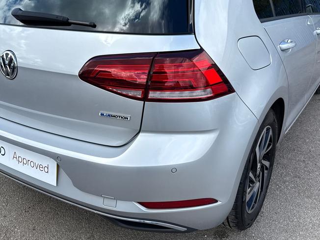 Volkswagen Golf Photo 18