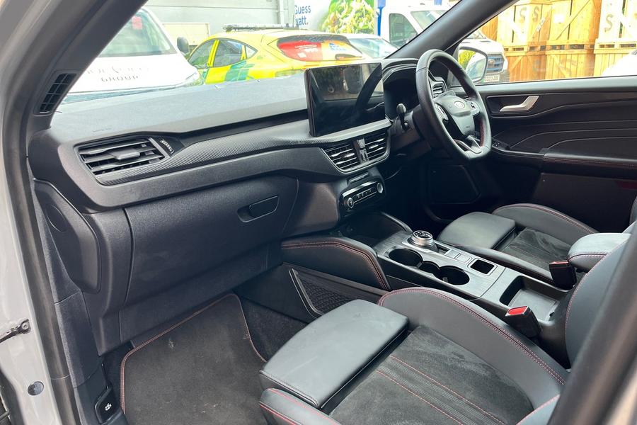 Ford KUGA Photo autoimg-c9db11783a21986e7e8ca5a38e43bc5c9fed3dbb.jpg