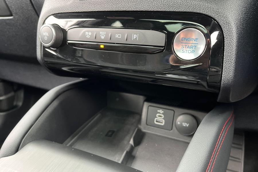 Ford Kuga Photo autoimg-c9dbcac707b8878bf1a97285521cfd09d00f2e56.jpg