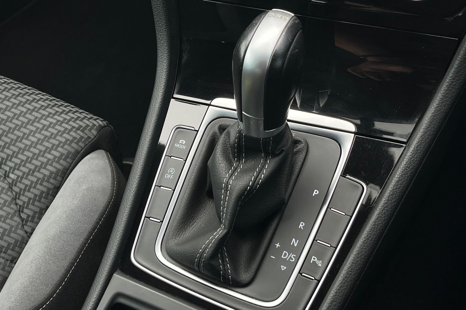 Volkswagen GOLF Photo 35