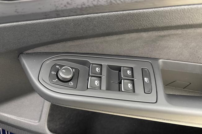 VOLKSWAGEN Golf Photo 29