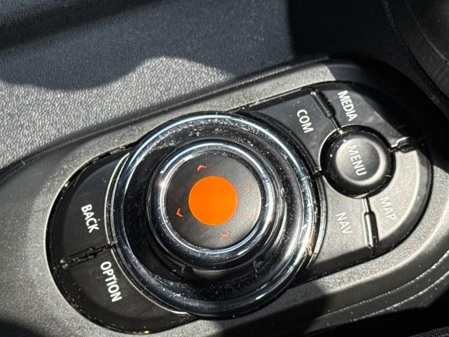 MINI Hatch Photo 30