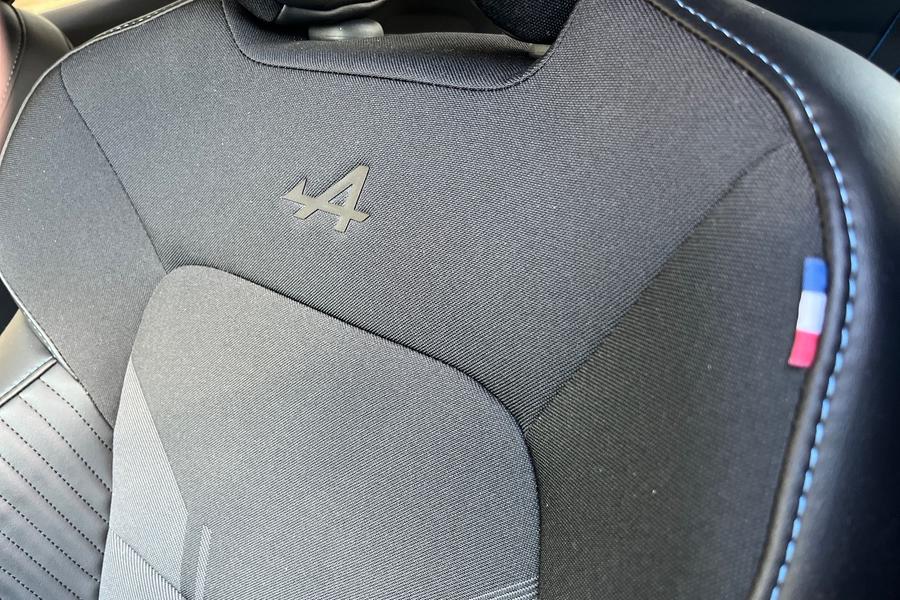 Renault Clio Photo autoimg-c9dd48d56580fd6ea119a64fef727d4a322372b8.jpg