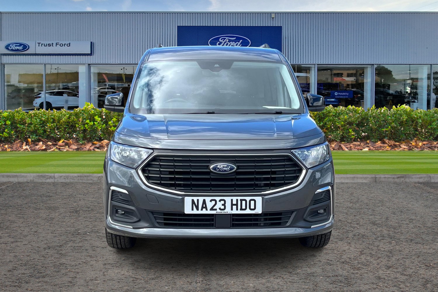 Ford TOURNEO CONNECT Photo 5