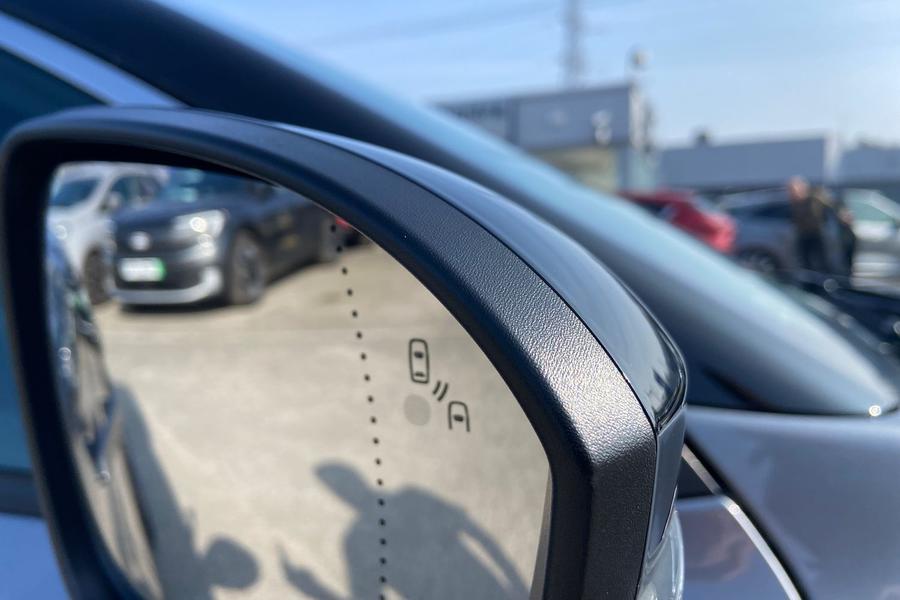 Renault MEGANE E-TECH Photo autoimg-c9dfbd0e86f9bf25041be1a4cd86b7993aa02293.jpg