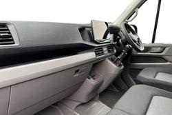 VOLKSWAGEN Crafter Photo 2