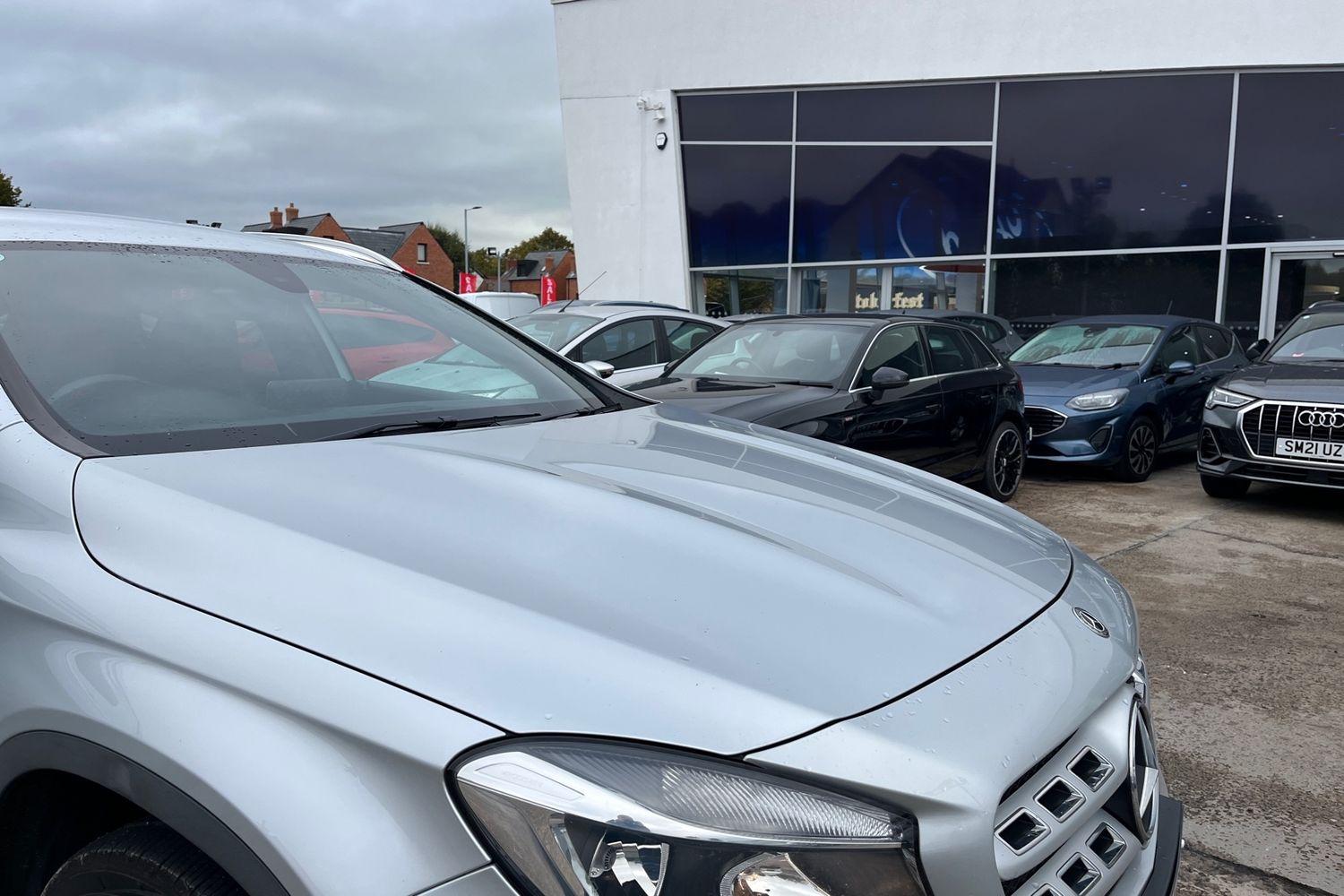 Mercedes-Benz GLA Photo 22