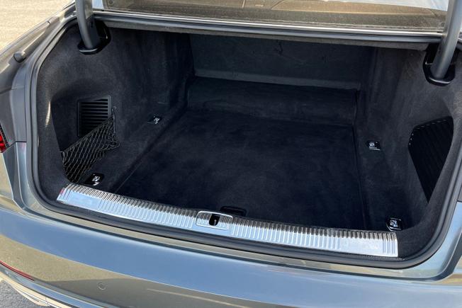 Audi A8 Photo 12