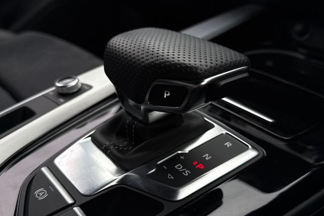 AUDI A4 Photo 22