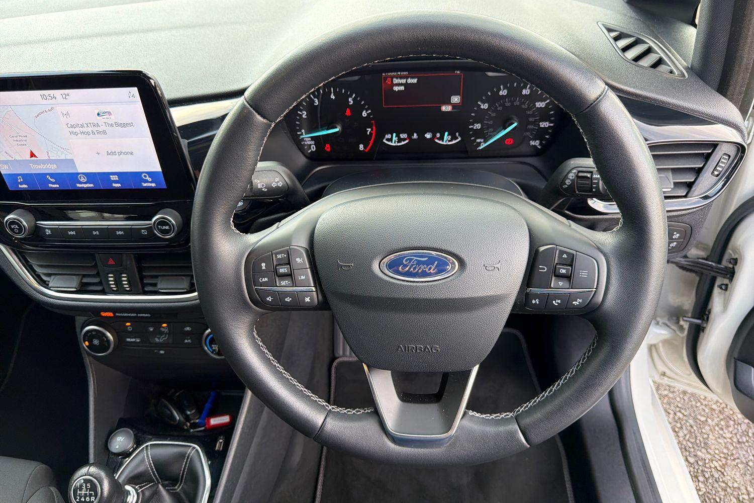 Ford FIESTA Photo 11