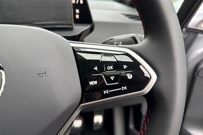 VOLKSWAGEN ID.3 Photo 17